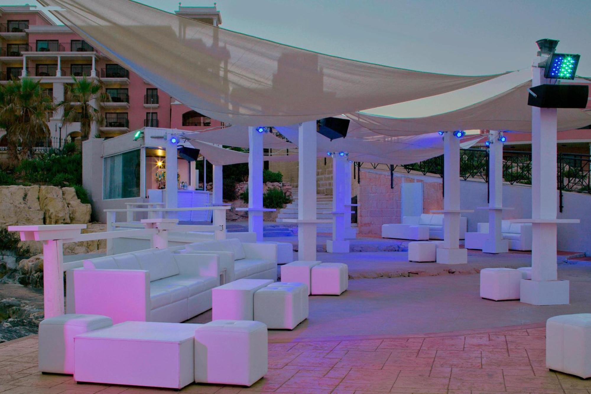 The Westin Dragonara Resort, Malta St. Julian's Exterior foto The club at sunset