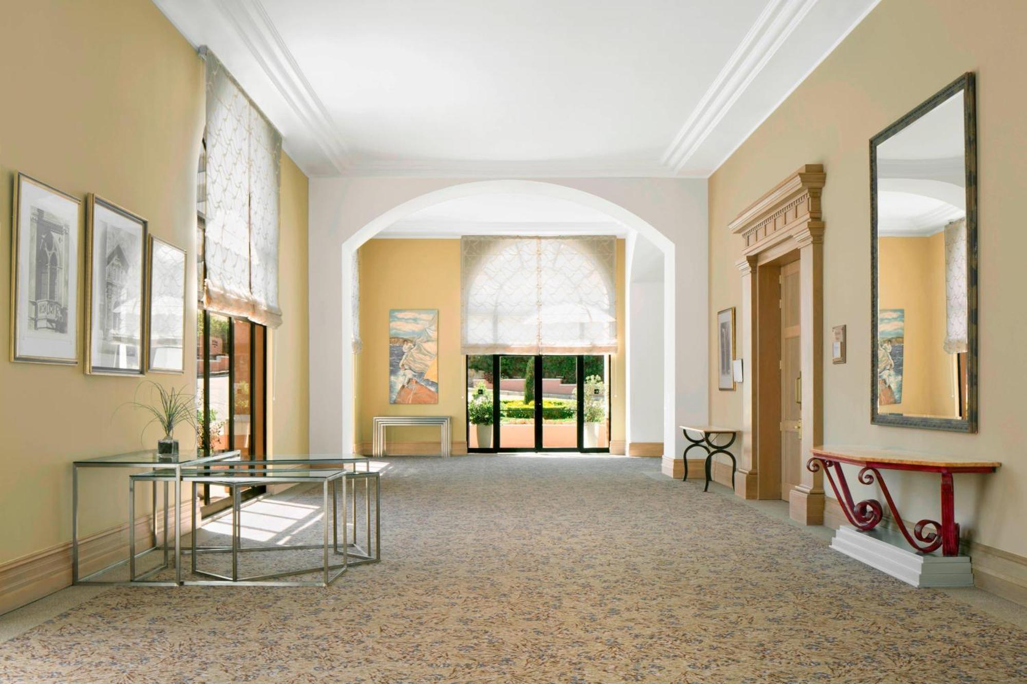 The Westin Dragonara Resort, Malta St. Julian's Exterior foto Interior of the hotel