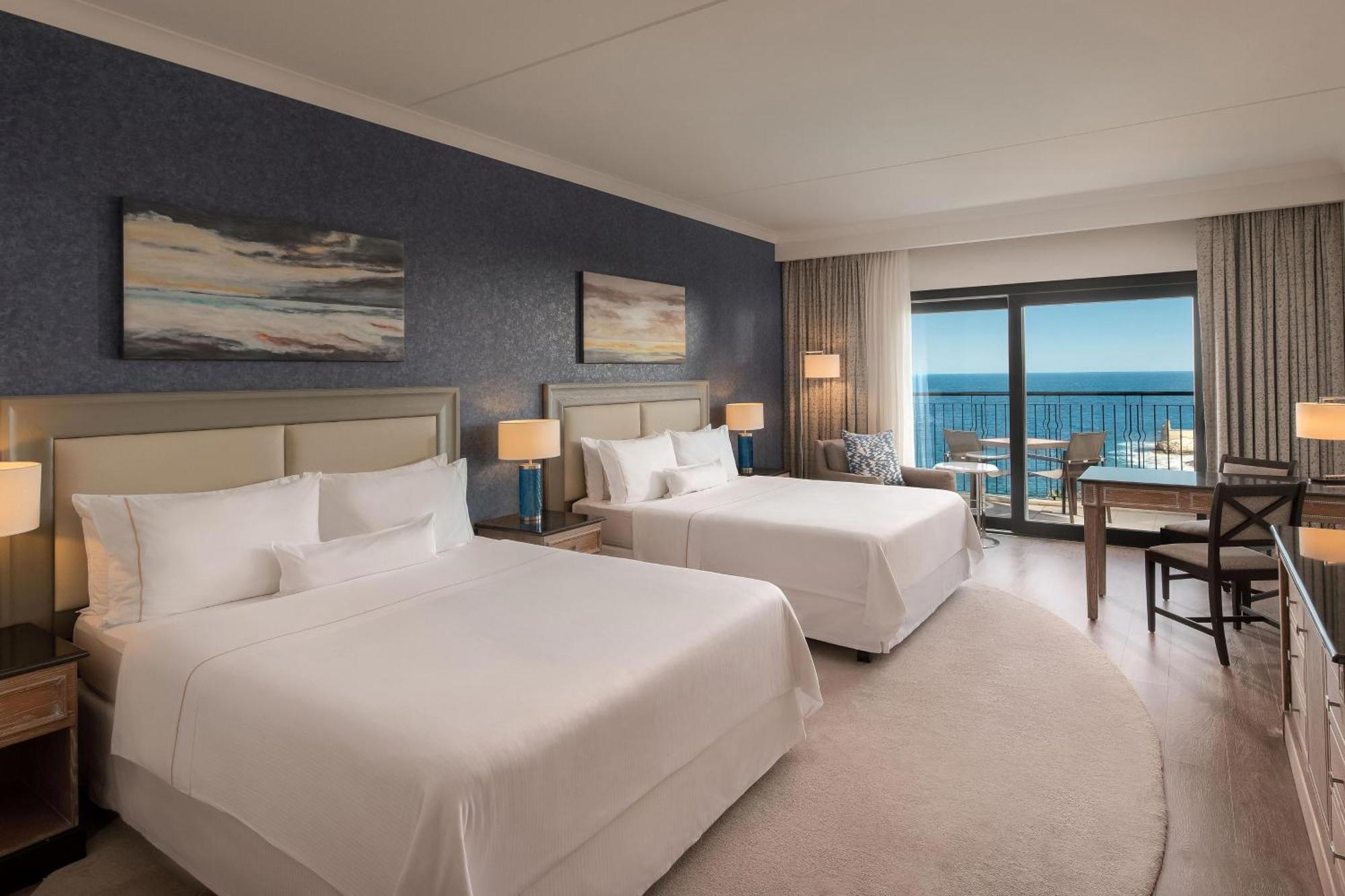 The Westin Dragonara Resort, Malta St. Julian's Exterior foto A guest room at Hilton Garden Inn