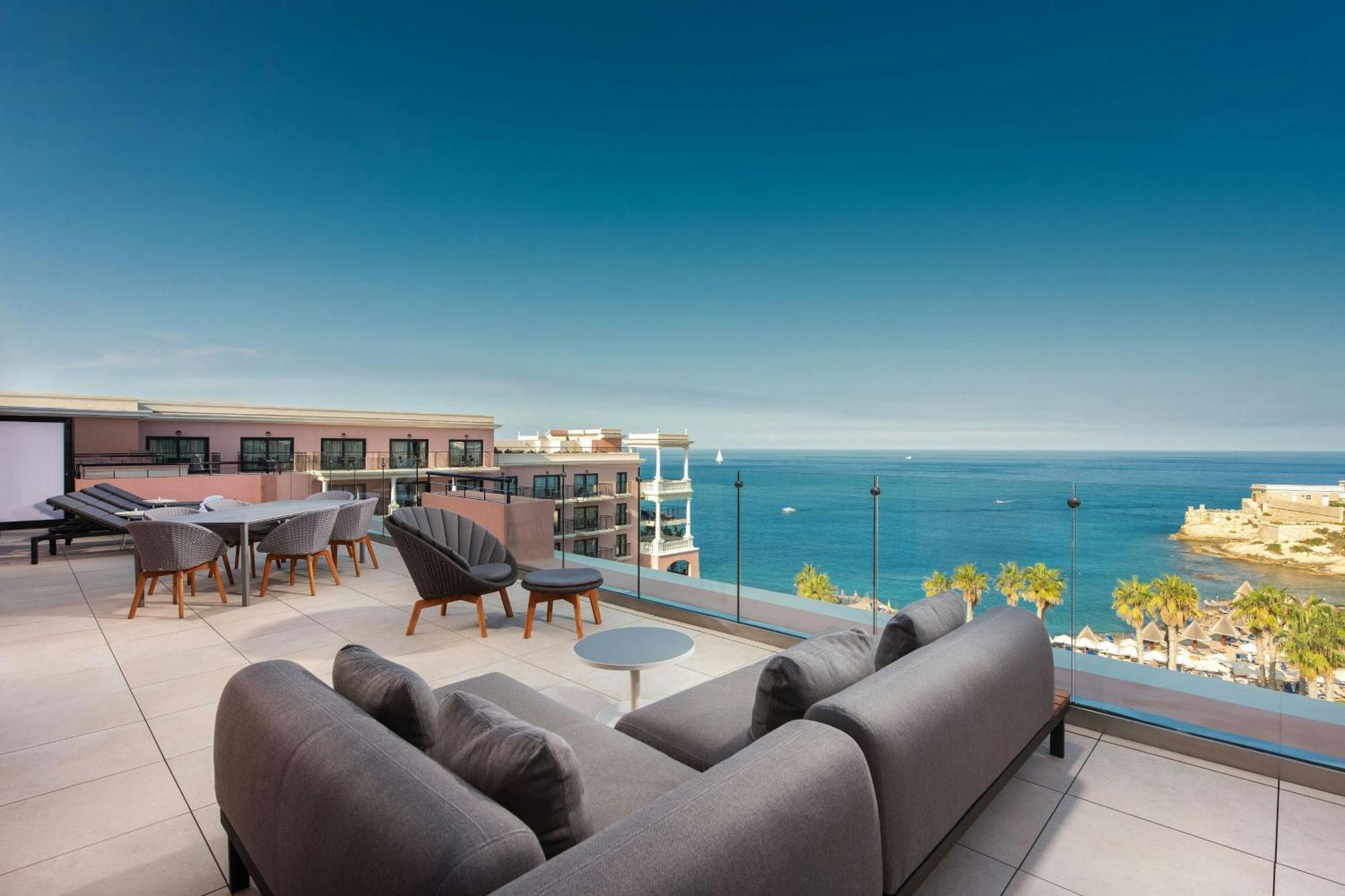 The Westin Dragonara Resort, Malta St. Julian's Exterior foto The Sky Bar