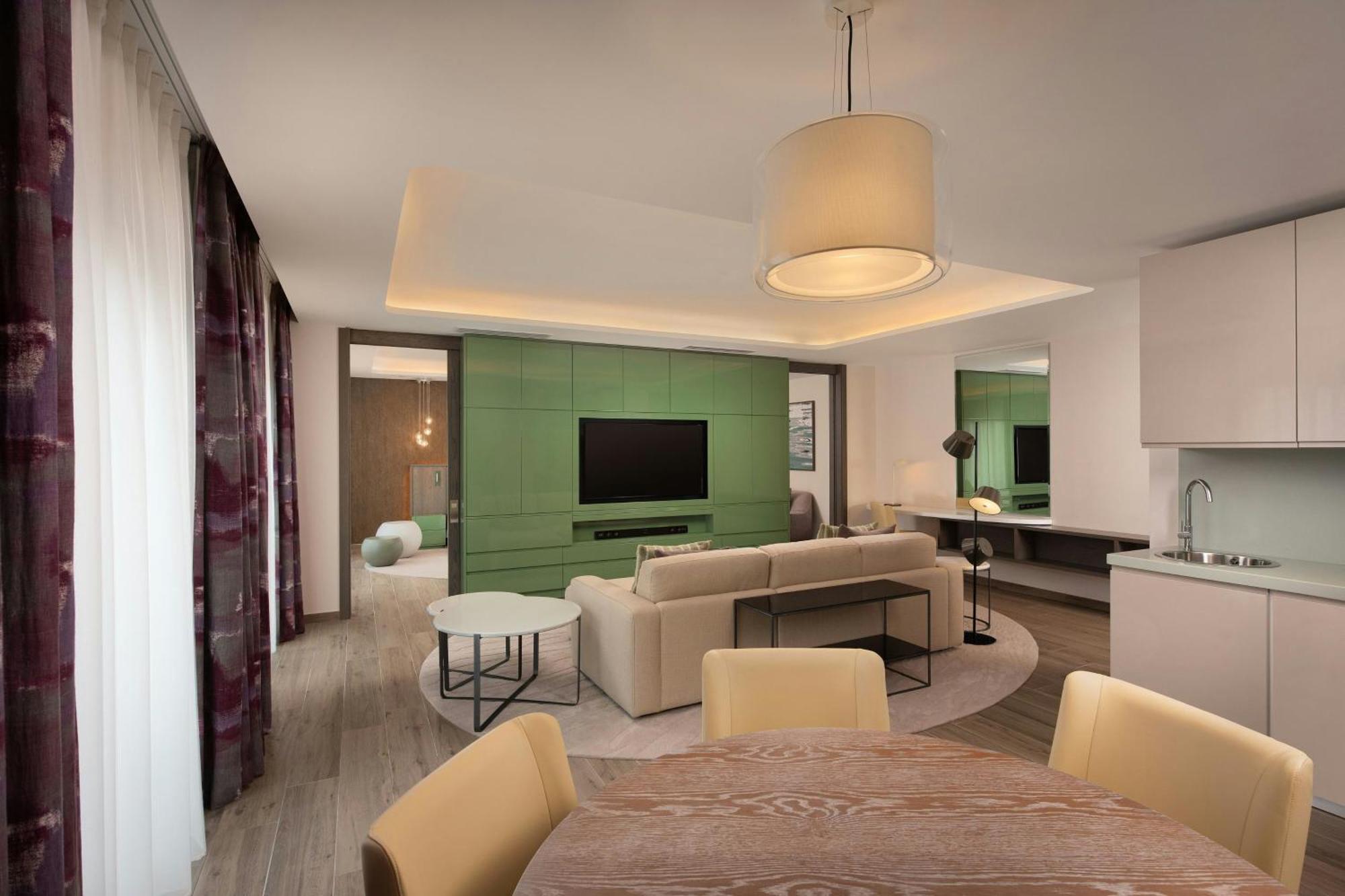 The Westin Dragonara Resort, Malta St. Julian's Exterior foto A suite at the hotel