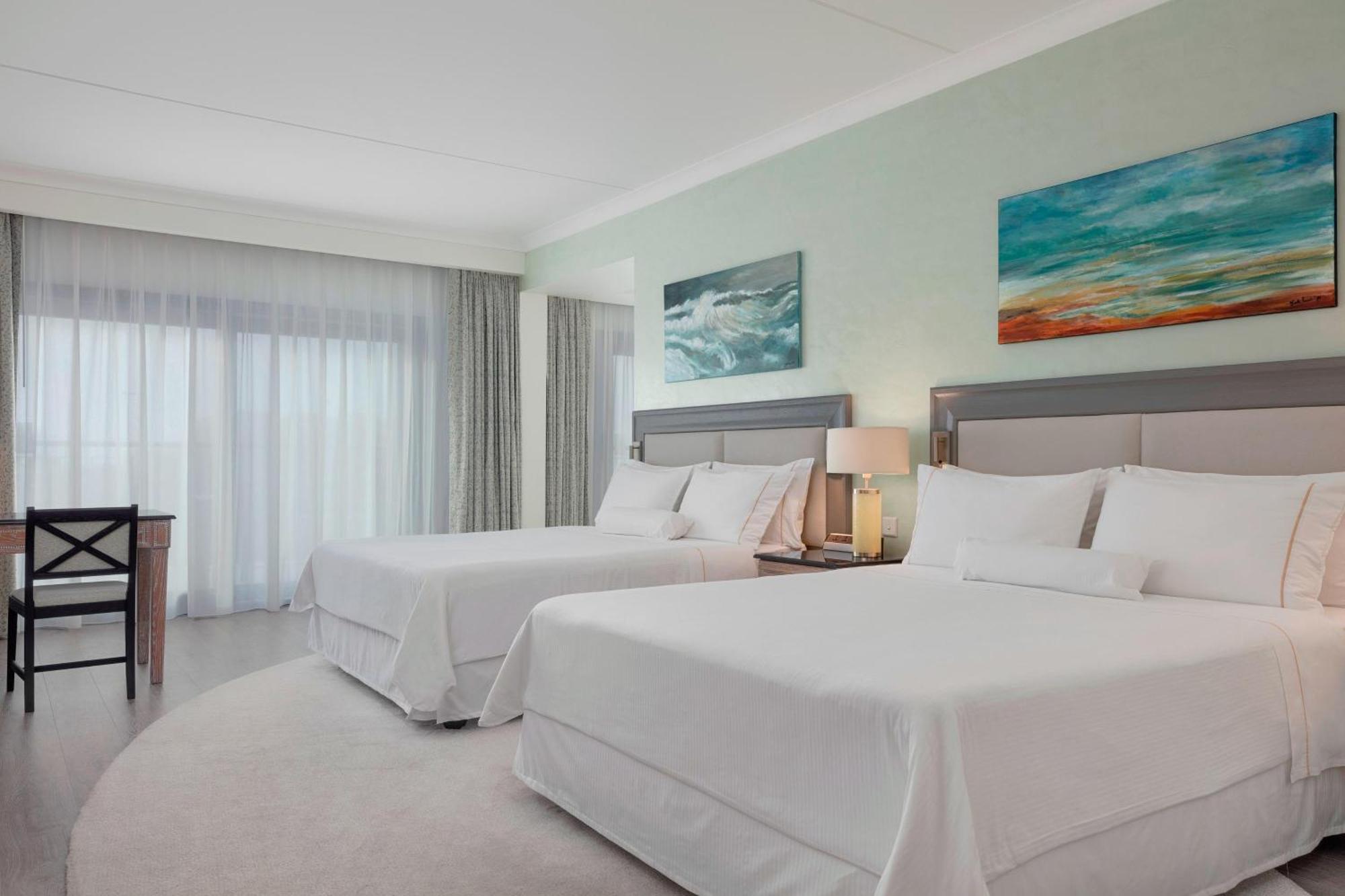 The Westin Dragonara Resort, Malta St. Julian's Exterior foto A guest room at the Hilton San Diego Bayfront