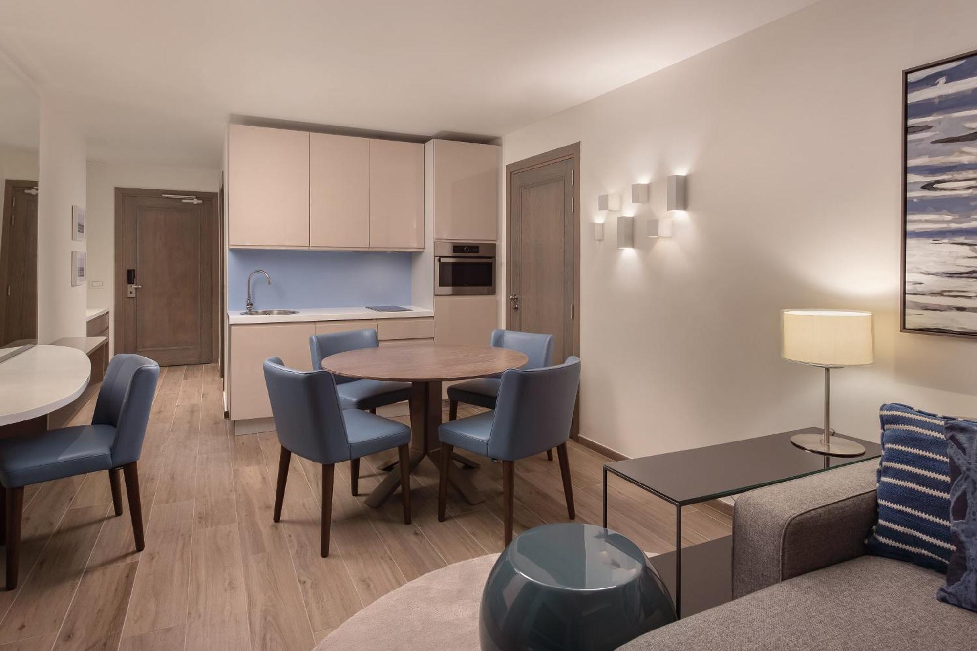 The Westin Dragonara Resort, Malta St. Julian's Exterior foto A typical apartment interior