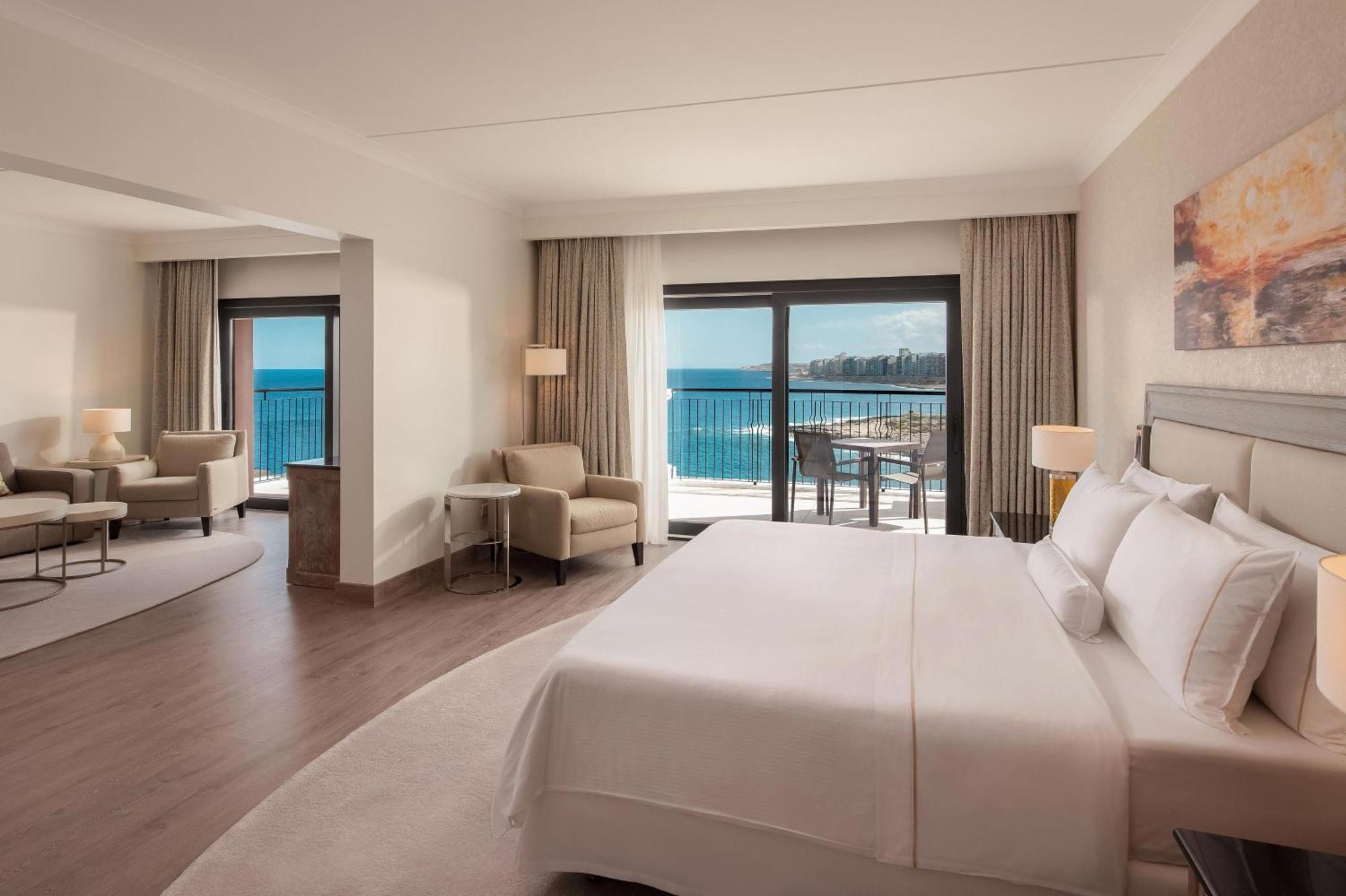 The Westin Dragonara Resort, Malta St. Julian's Exterior foto A room at the hotel